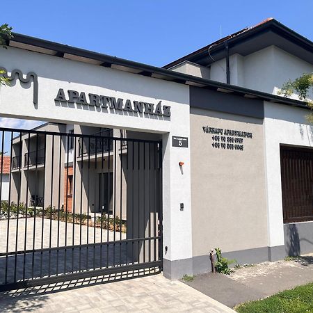 Varkapu Apartmanok 2 Gyula Luaran gambar